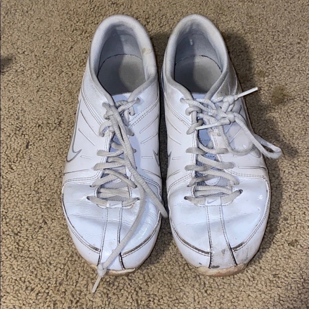 Cheer shoes